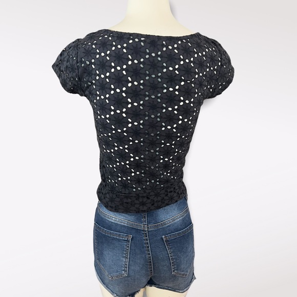AE (XS) Top Eyelet Lace - Picture 6 of 6